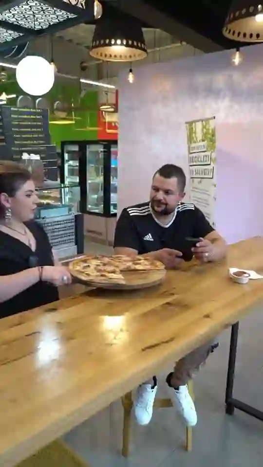 Molini Pizza · Instagram — 1,4 M vizualizări
